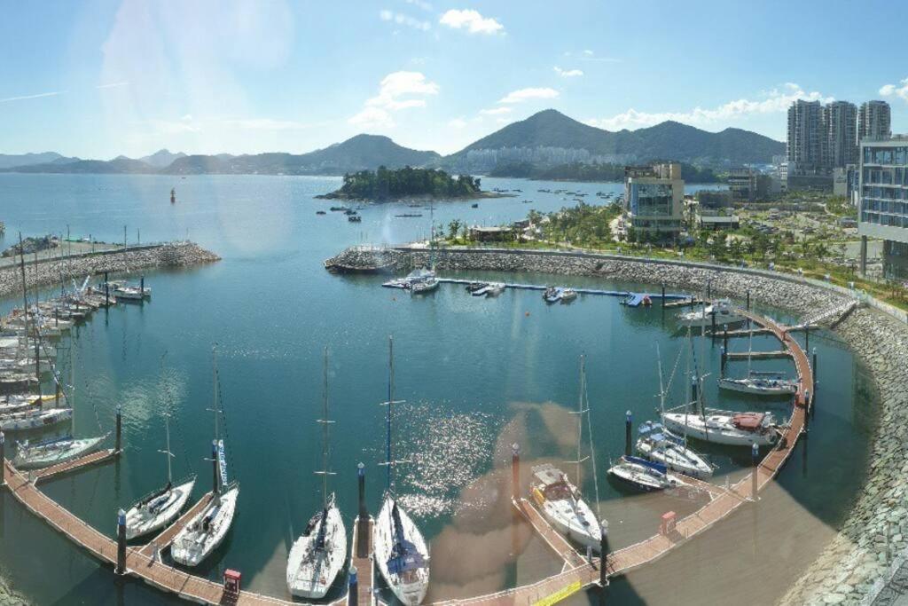 The Castle Ocean Marina Double Suite Йосу Экстерьер фото