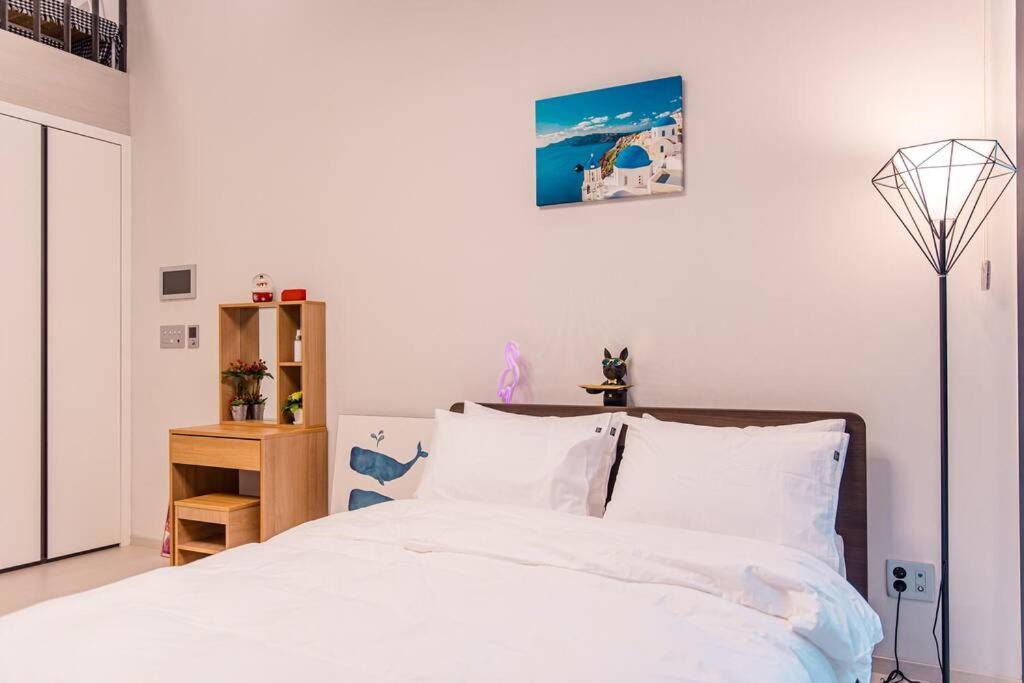 The Castle Ocean Marina Double Suite Йосу Экстерьер фото